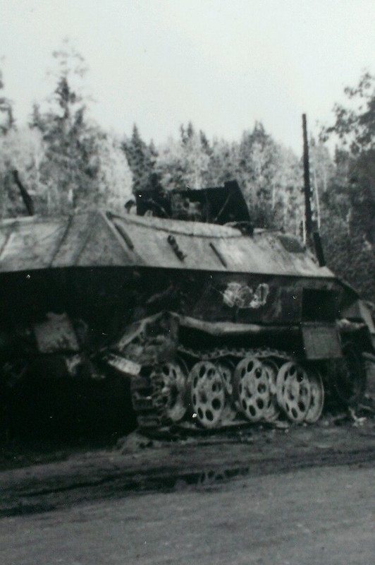 Orig Foto 2.WK Zerstörte SDKFZ