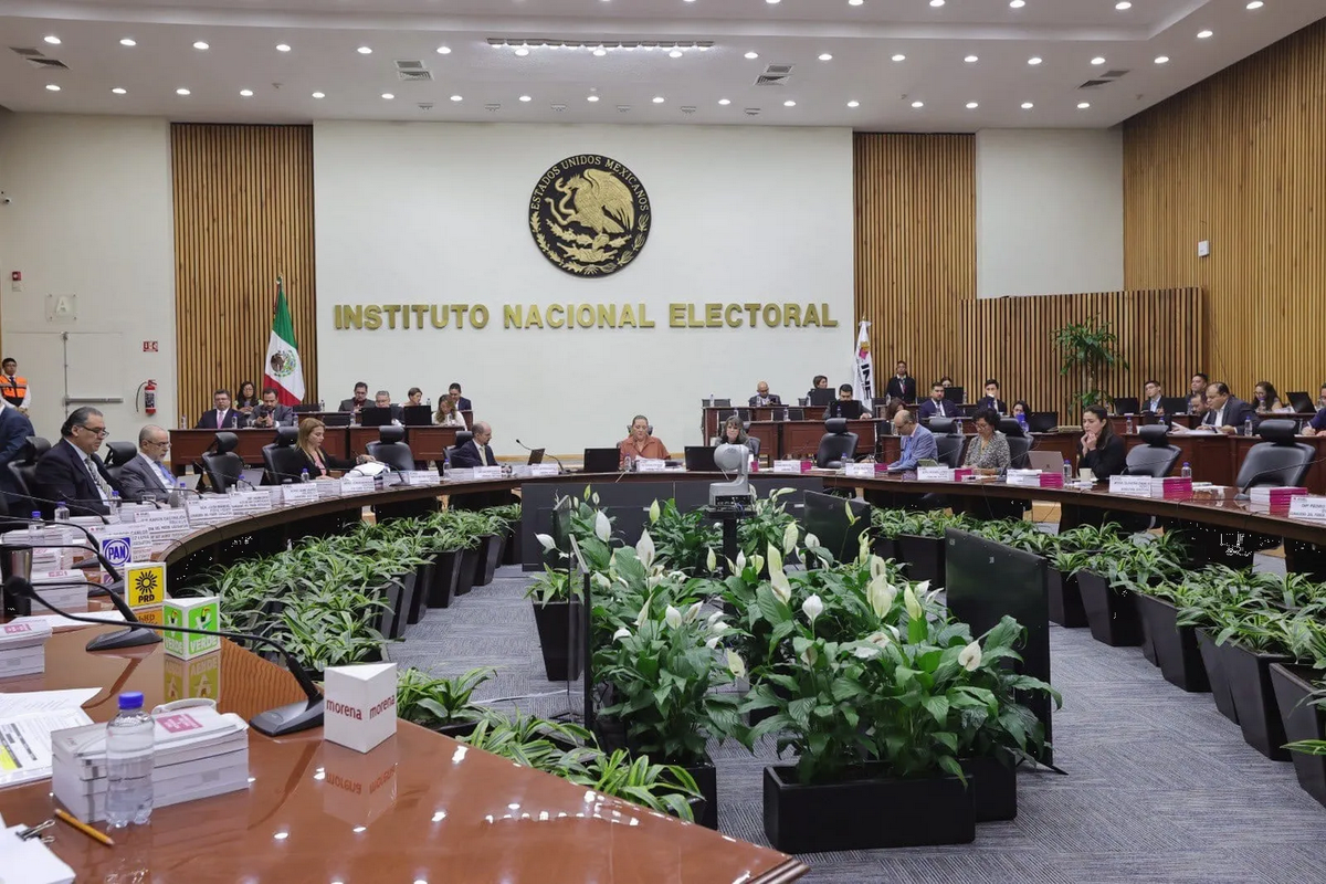Bloqueo en el INE por registro de candidaturas a diputados de migrantes mexicanos