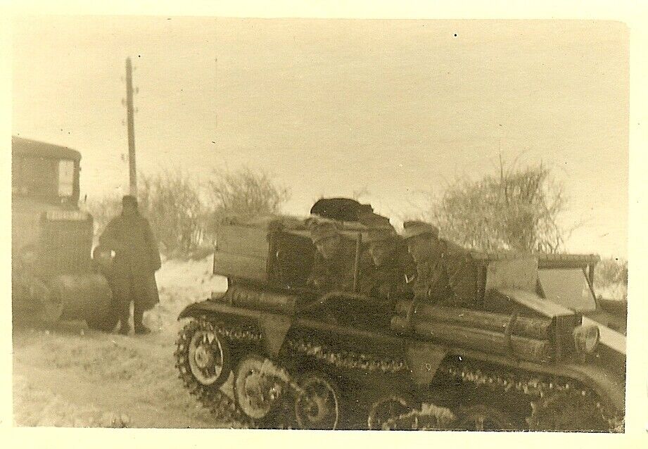 Gebirgsjäger Troops w Tracked Armored Carrier in Winter; Croatia!!!