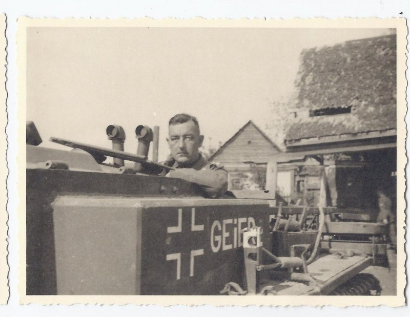 Panzer Sturmgeschütz Abteilung u zerstörte Russi