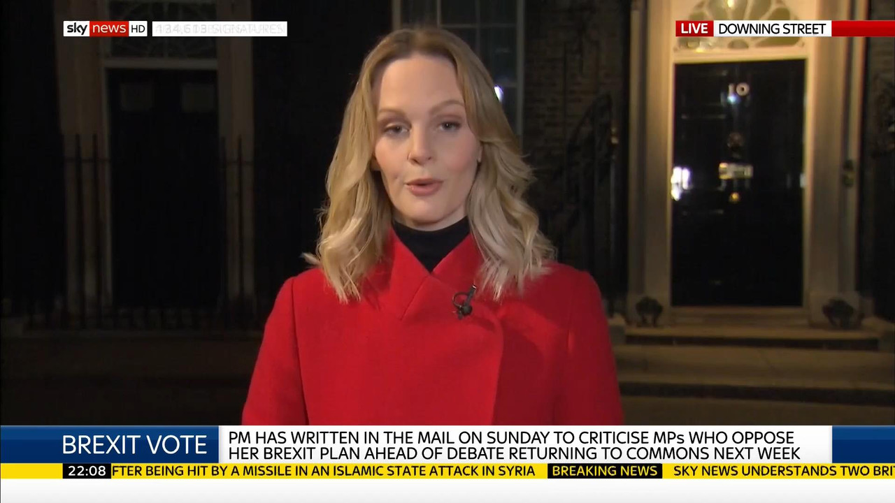 05 January - 22.00.00 - Sky News At 10. Anna Jones with the main