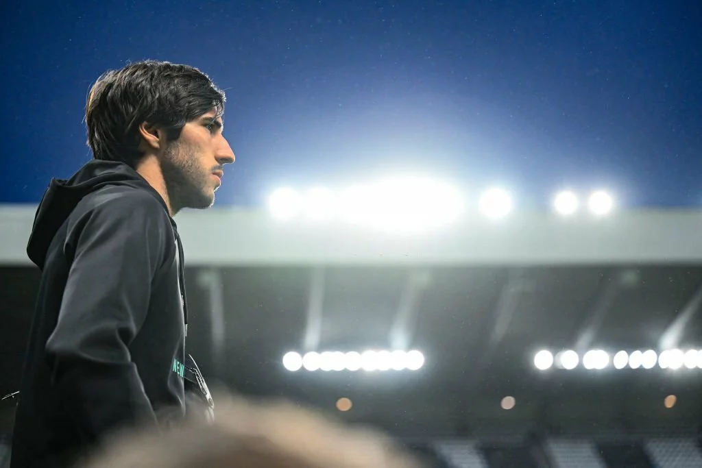 Sandro Tonali playing with Newcastle