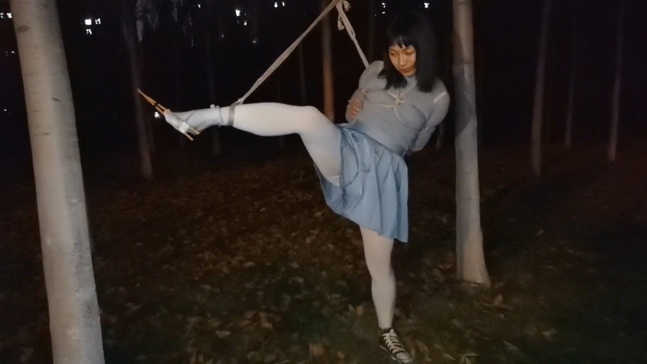 飞天原创 定拍客户代发云儿快子夹住舌头.mp4_20201126_091517.795