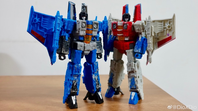 Siege-Thundercracker-In-Hand-Images-07