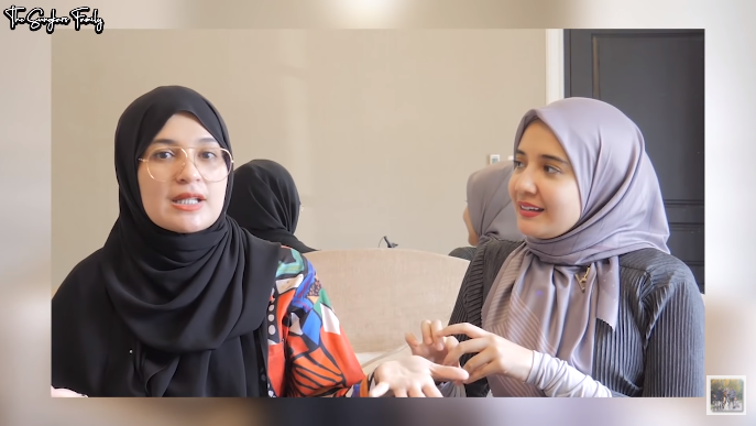 Shireen Sungkar saat berbagi pengalaman dengan Zaskia Sungkar