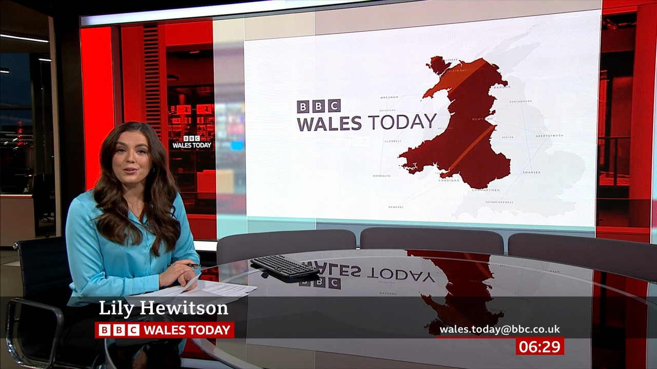 03.10 - 06.00.00 - Breakfast. The BBC's Breakfast programme features ....ts_snapshot_10.32.050