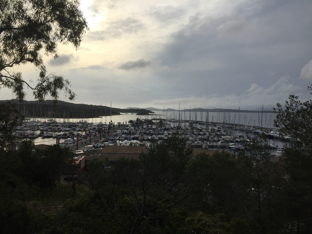 61280765-5ABC-47E0-AA36-991B03E5C247