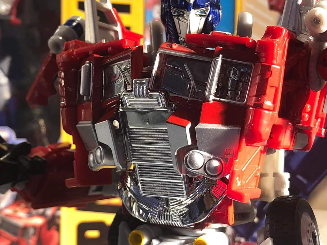 12-Bumblebee-The-Movie-Optimus-Prime