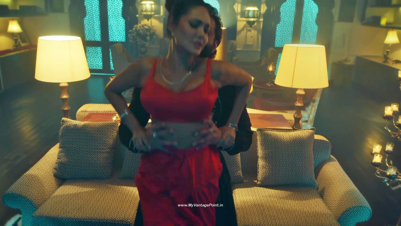 95Esha Gupta Hot in Aashram Web Series