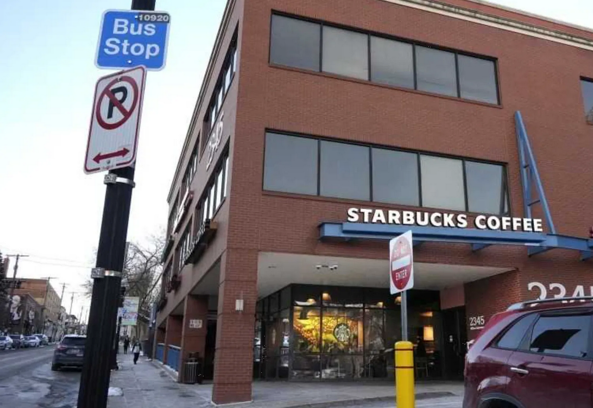 Señalan abuso sexual de una niña con discapacidad intelectual en un Starbucks