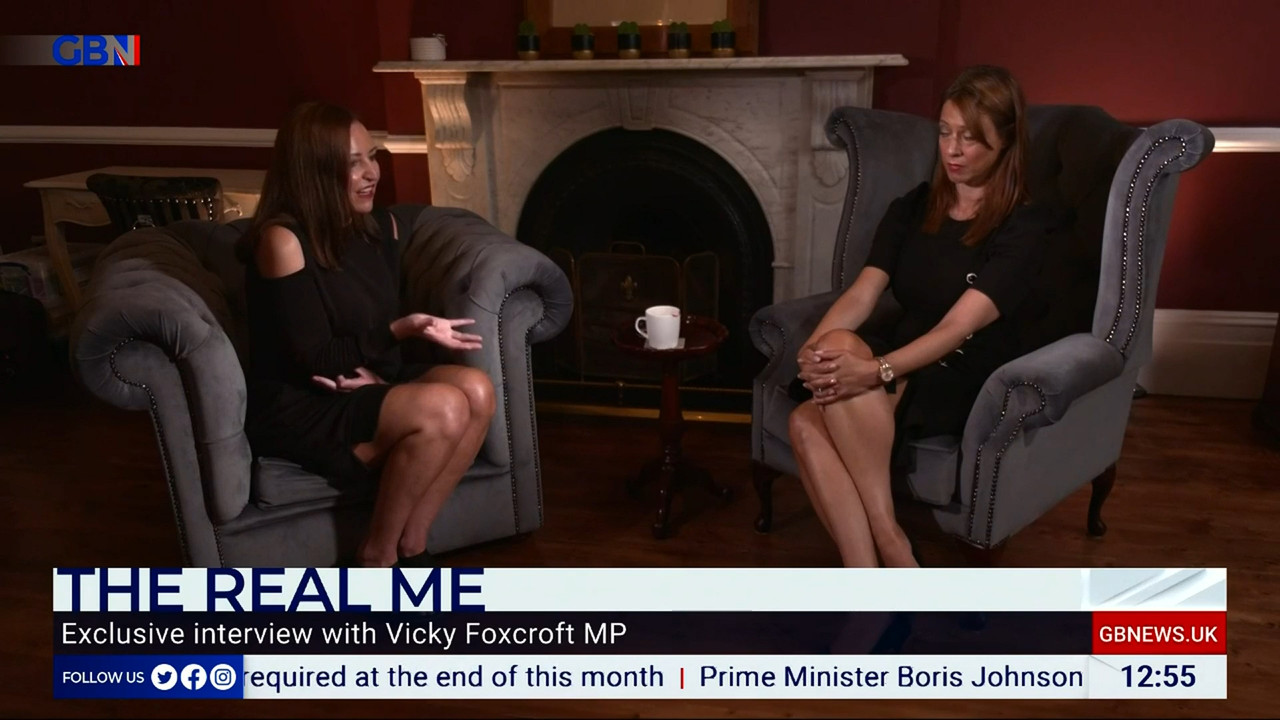 09.06 - 12.00.00 - The Briefing Lunchtime with Gloria De Piero. Your ....ts_snapshot_56.43.439