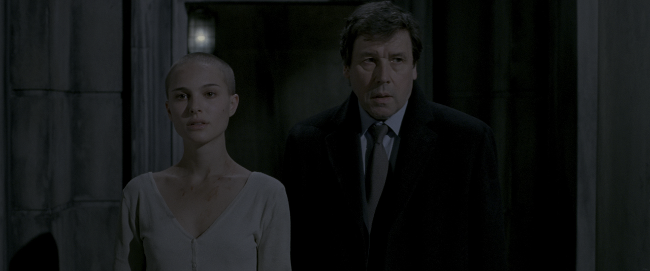 V.for.Vendetta.2005.ITA.ENG.2160p.UHD.BluRay.x265.10bit.HDR-MeM.mkv_snapshot_02.02.47_[2020.11.02_08