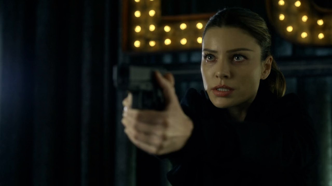 Lucifer (2016) Season 1 [Hindi + English] WebRip 480p 720p ESub - Complete Screenshot