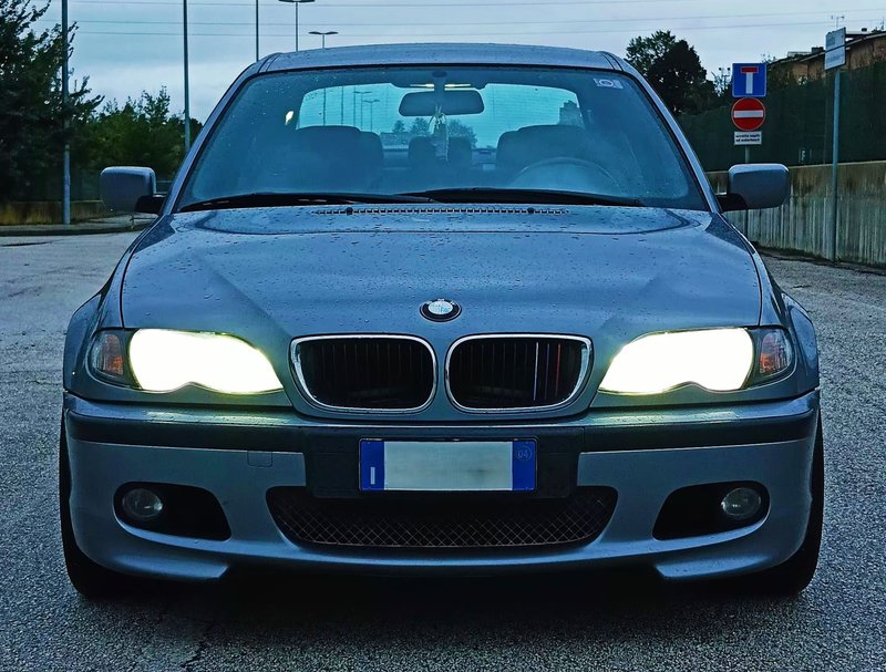 [Immagine: BMW-E46-2.jpg]