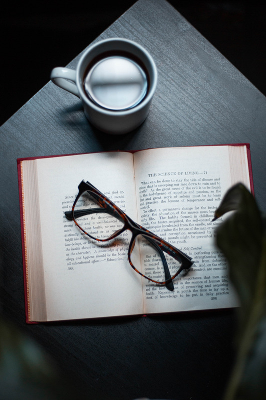 blcknwhitespecsandbook.jpg
