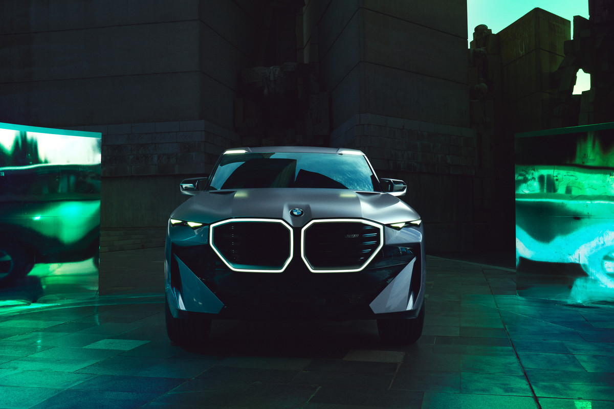 P90445511_highRes_bmw-concept-xm-11-21