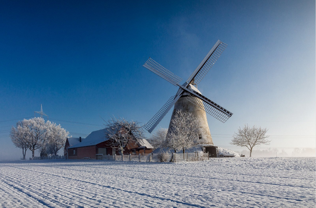 white-snow-windmill-dis1.jpg