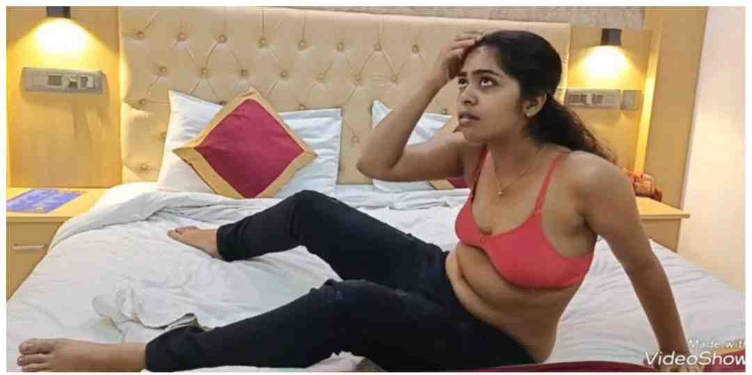 desi slut Romantic kissing with boyfriend at hotel