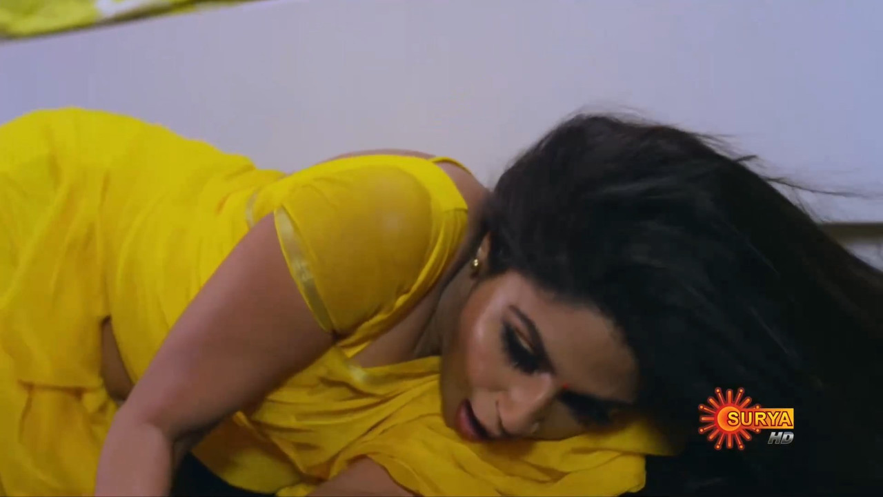 Nithya Ram and Malvaika Wales hot sexy navel show.mkv_snapshot_00.35.656