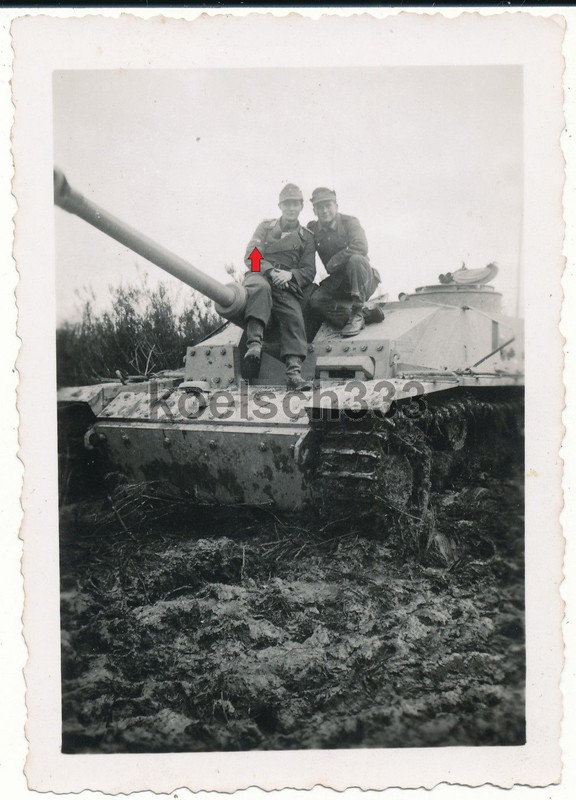 Foto Sturmgeschütz Brigade 322 Comte de Richard 