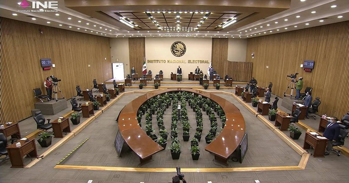 INE aprueba distribución de recursos para partidos políticos para 2022