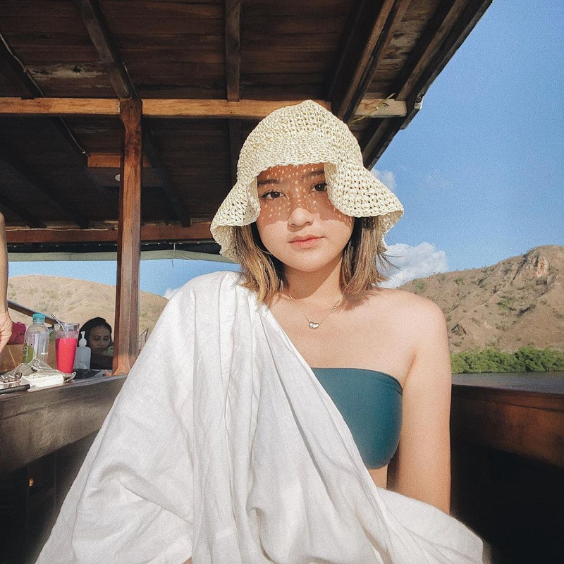 Artis sekaligus selebgram, Salsabila Andriani