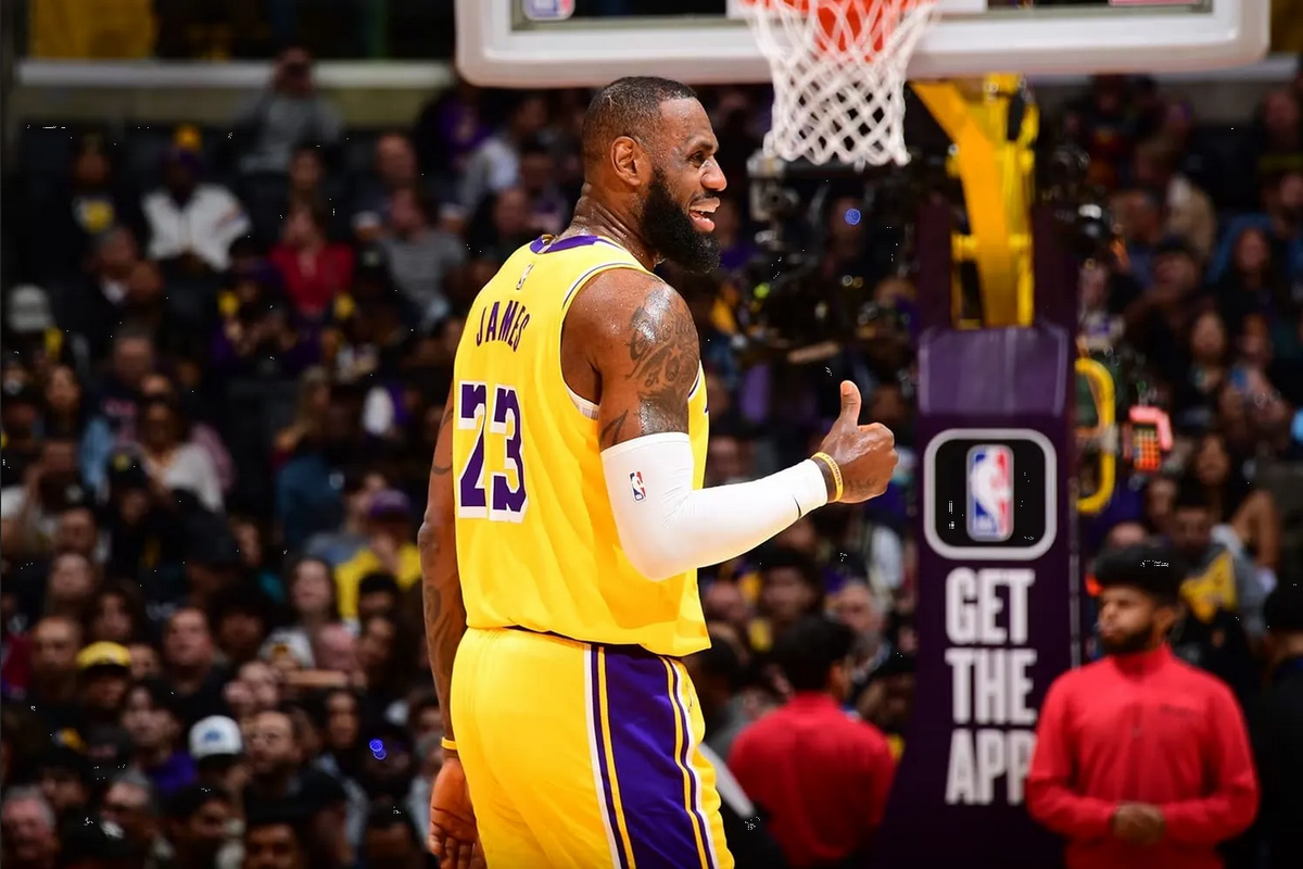 NBA: LeBron James llega a los 39,000 puntos