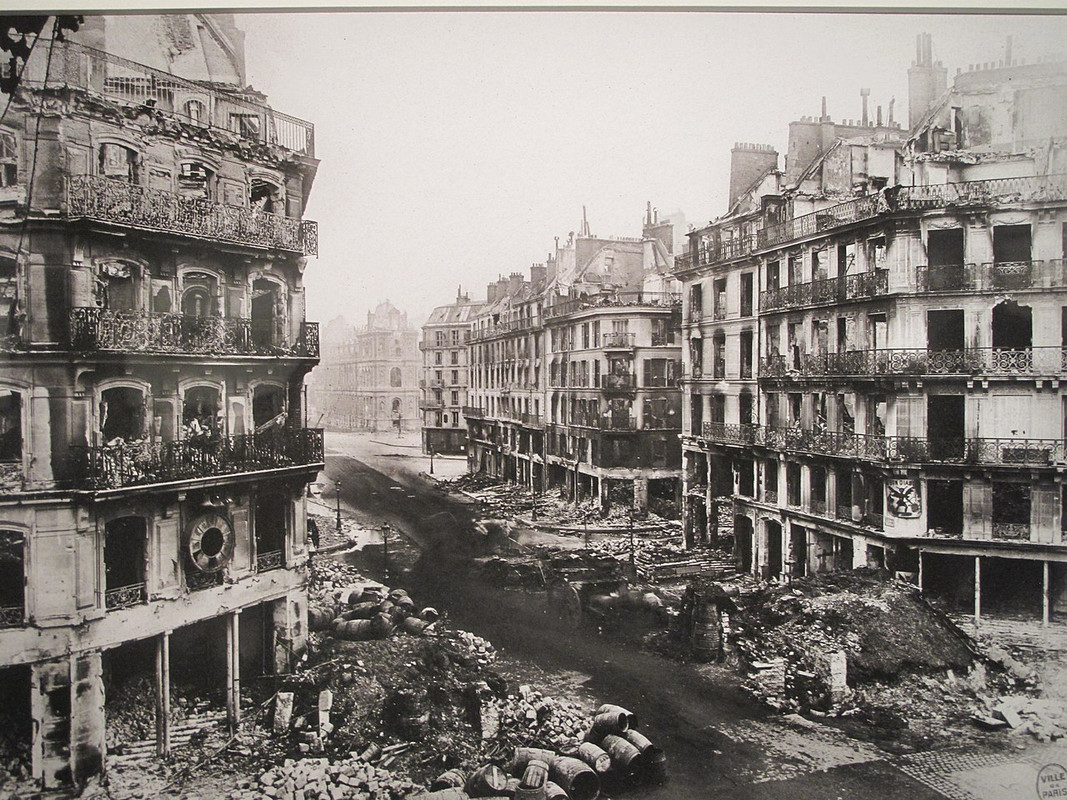 Paris_Commune_rue_de_Rivoli