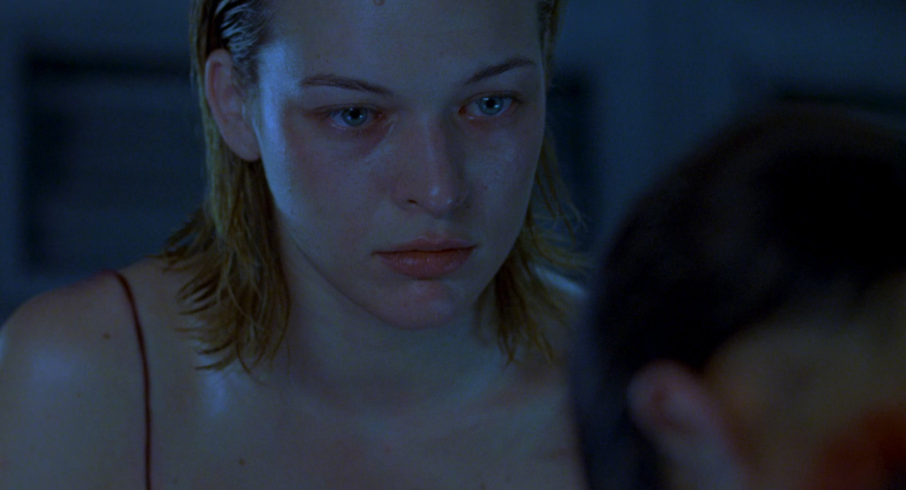 Resident Evil (2002) (1080p BDRip x265 10bit DTS-HD MA 5.1 - HxD) [TAoE].mkv_20200615_234452.527