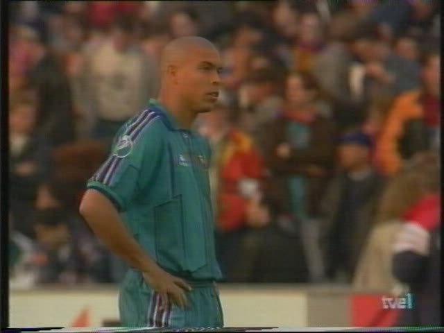 Recopa de Europa 1996/1997 - Final - FC Barcelona Vs. Paris Saint-Germain (1080p/480p) (Catalán/Castellano) 4