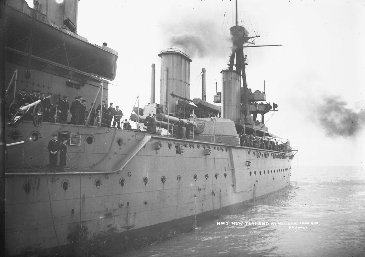 HMS-New-Zealand-en-Nelson-Nueva-Zelanda-el-9-jun-1913.png