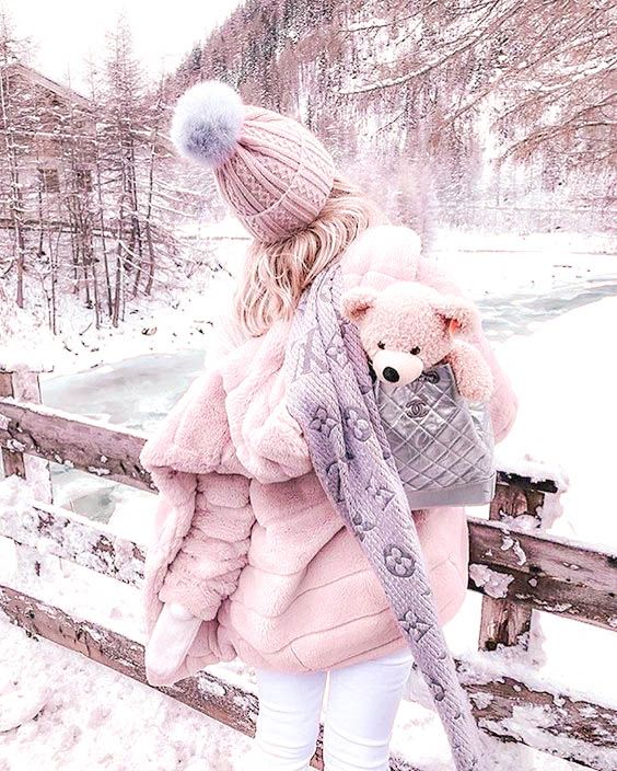 pink-child-and-teddy.jpg