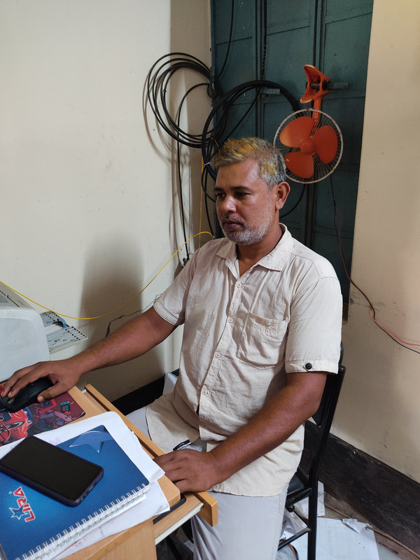 শিক্ষক