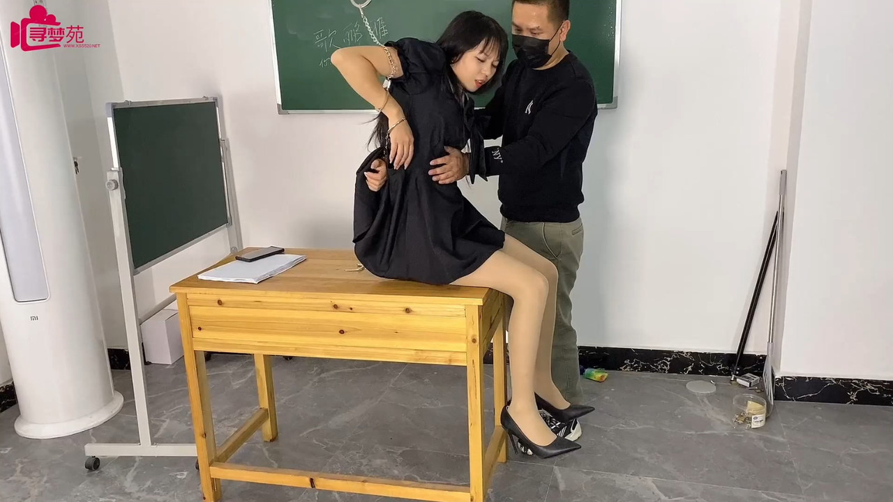 xiao素素 思思老师从学校到家的一天.mp4_20221213_130211.062