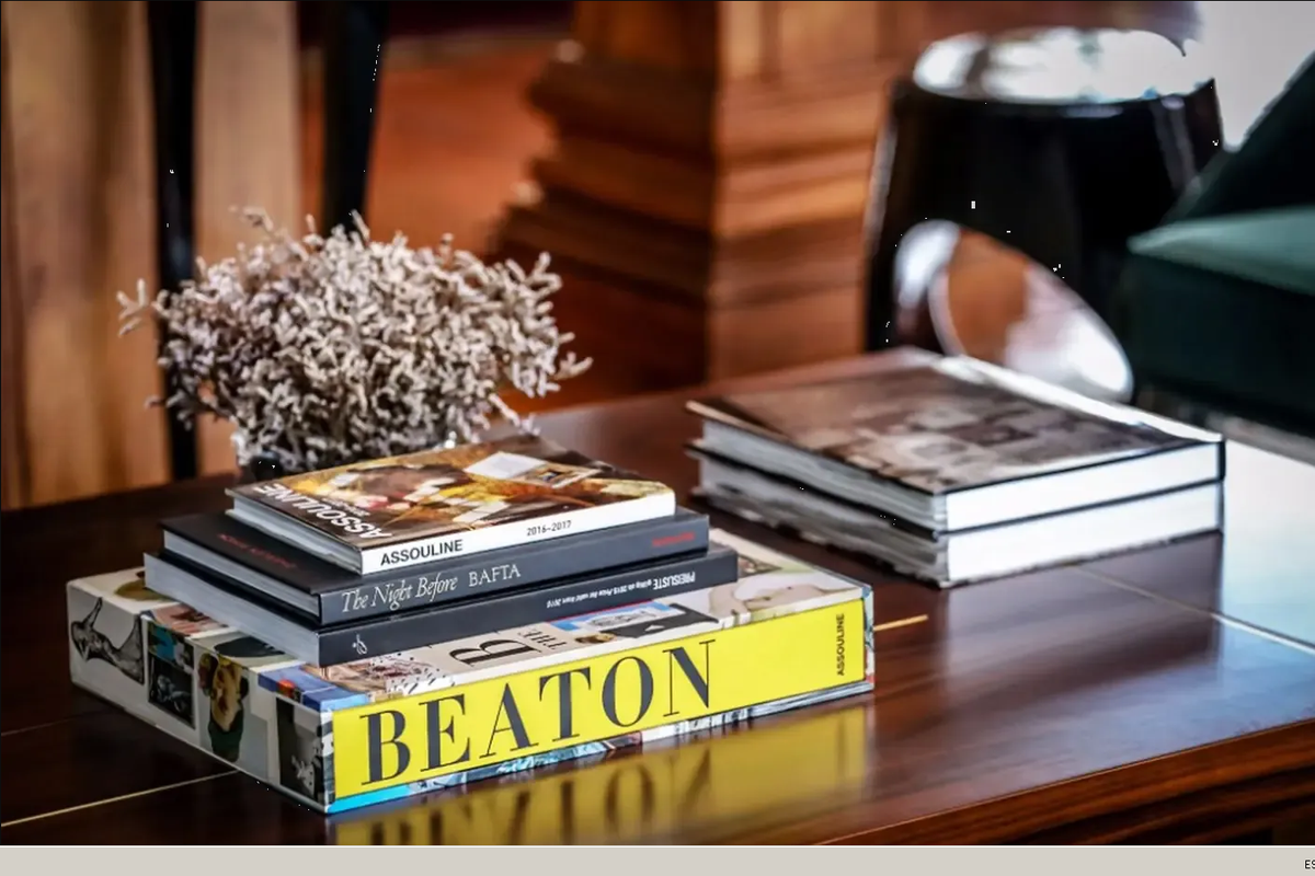 ¿Cómo decorar la casa con coffee table books? Accesorios en tendencia