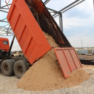 Песок в строительстве: характеристики и применения