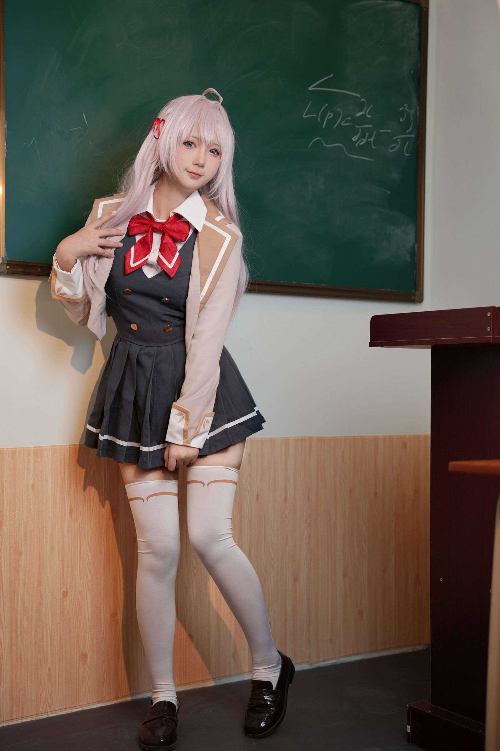 喜欢爱理吗写真集：邻座艾莉同学俄语羞涩系列高清套图（30P-136.1M）插图9