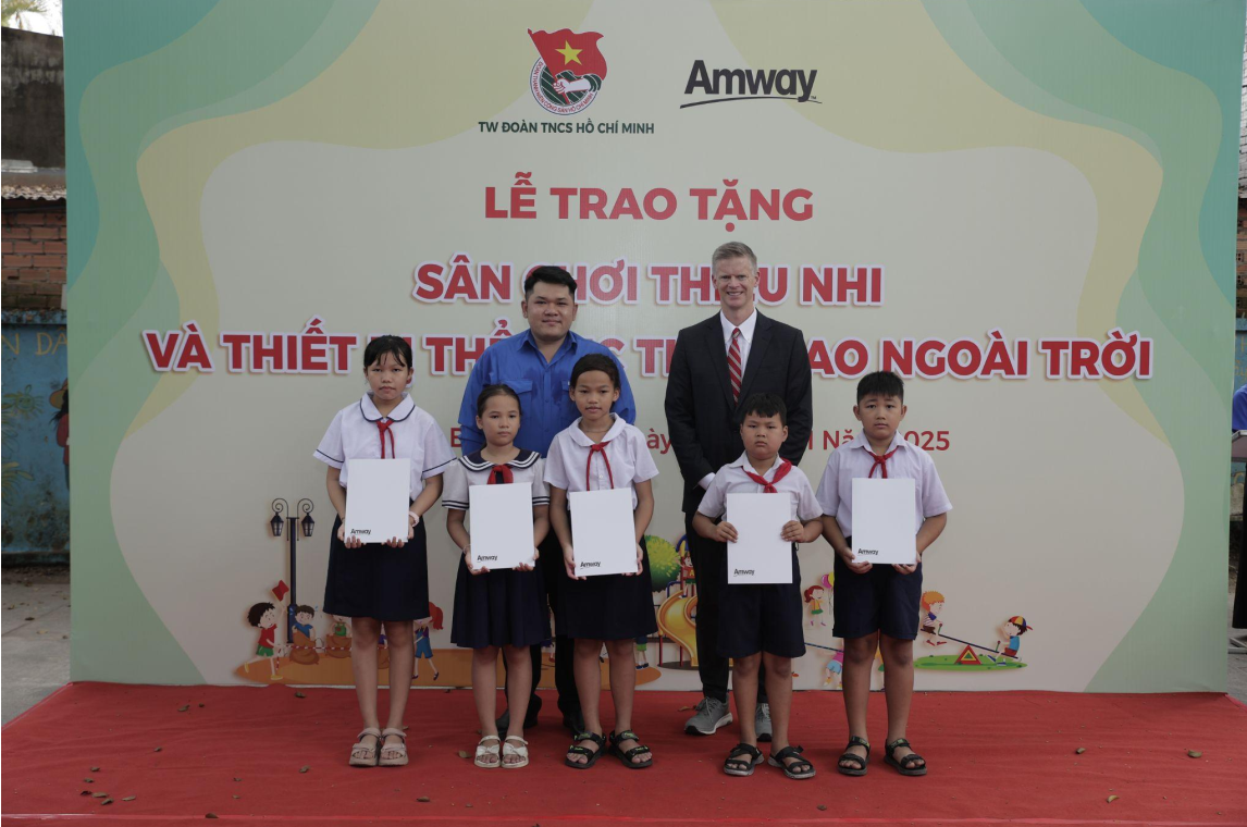 Sân chơi thiếu nhi AMWAY
