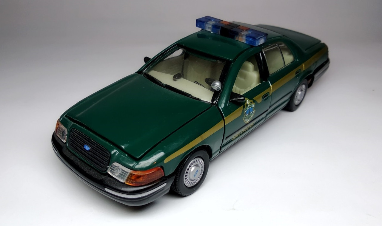 Ford Crown Victoria (9)
