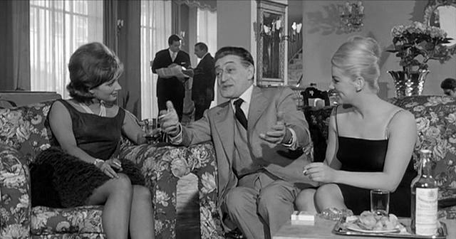 vlcsnap-2015-07-02-00h15m43s21