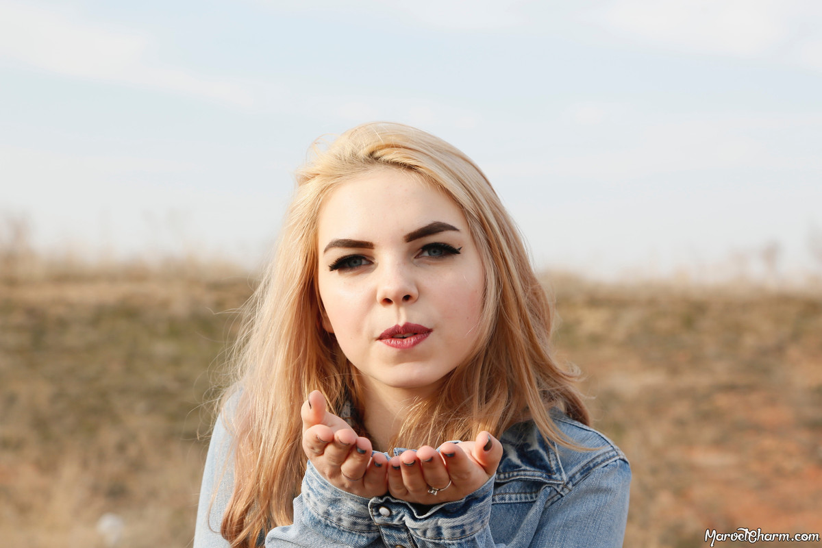 MarvelCharm_Rebecca-Denim-Peek-117