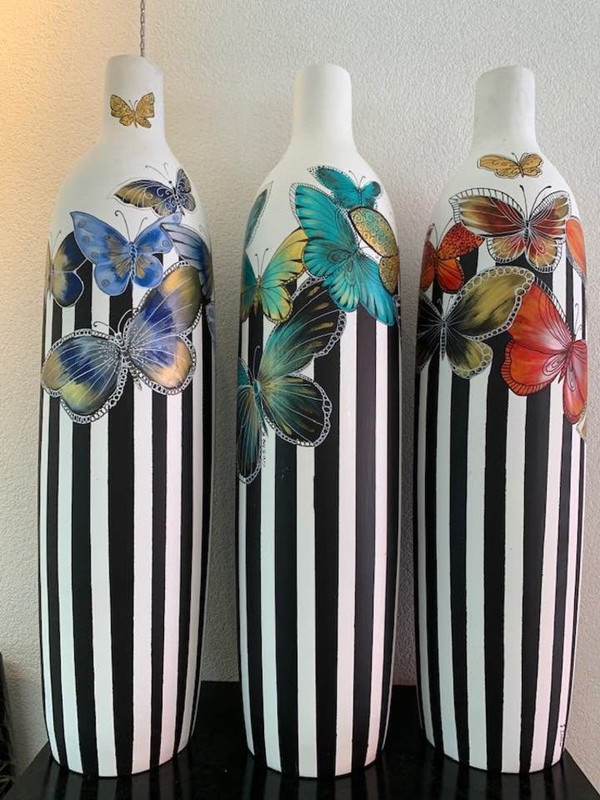 B-W-vases.jpg