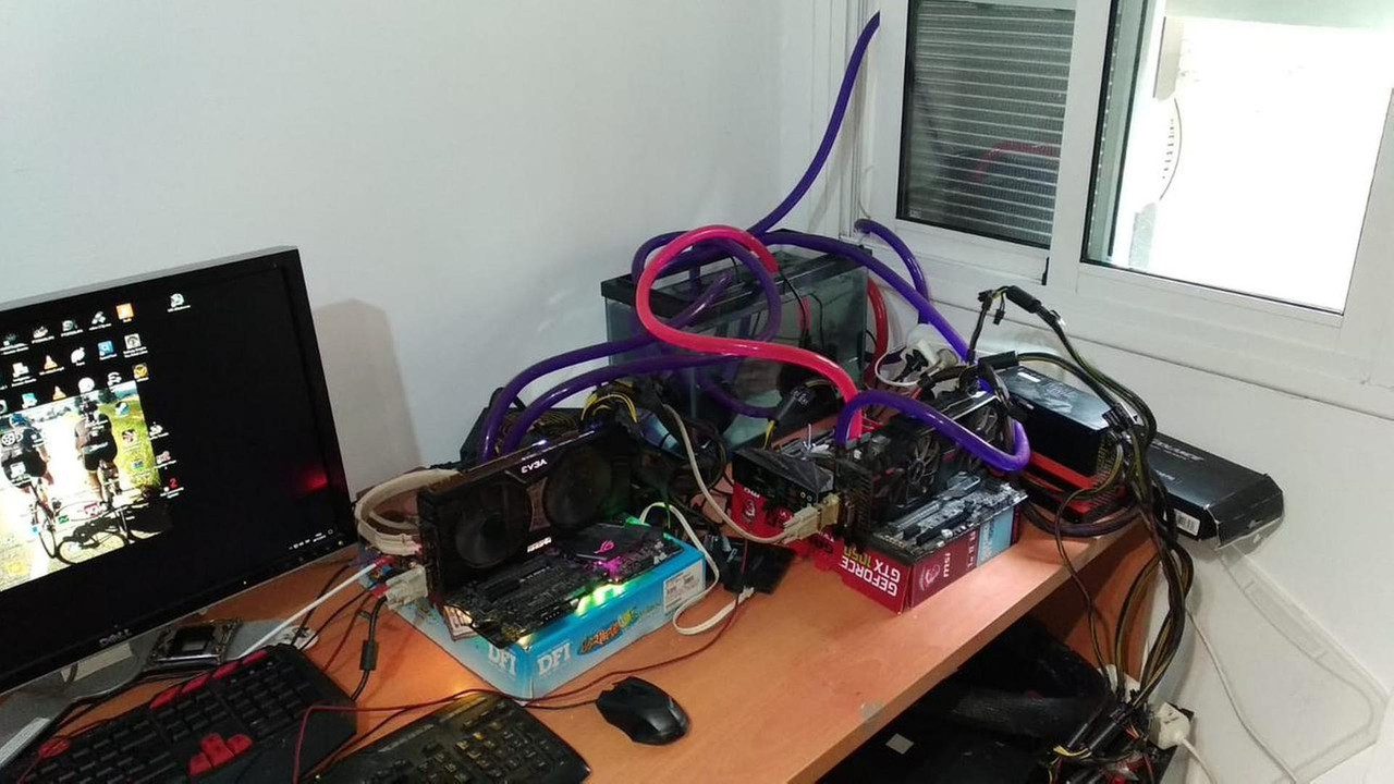 2329957-pc.jpg