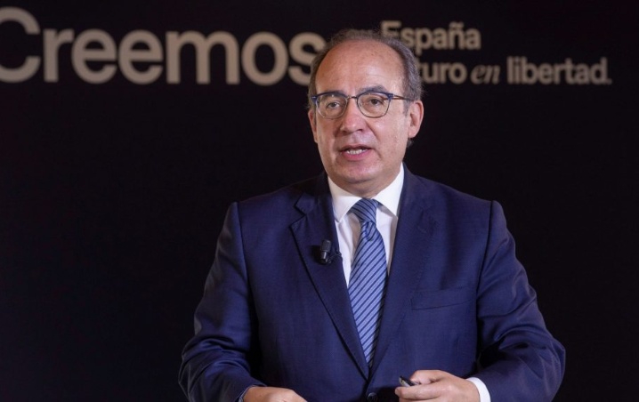 Felipe Calderón celebra 6 millones de seguidores en Twitter y lo tunden en redes