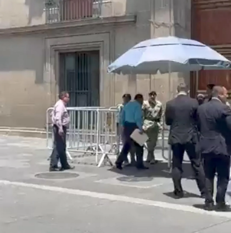 AMLO constata avances en el caso de los 43 normalistas de Ayotzinapa