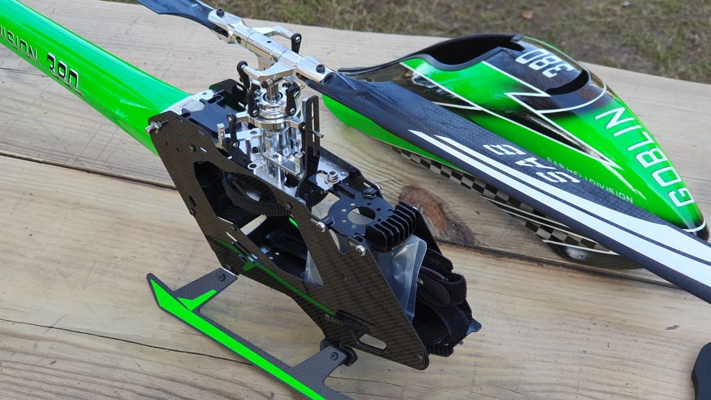 SAB Goblin 380 Green Carbon Kit s (4)