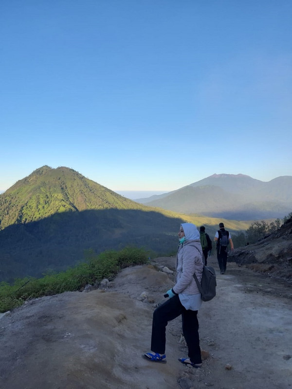 Jalur pendakian Kawah Ijen