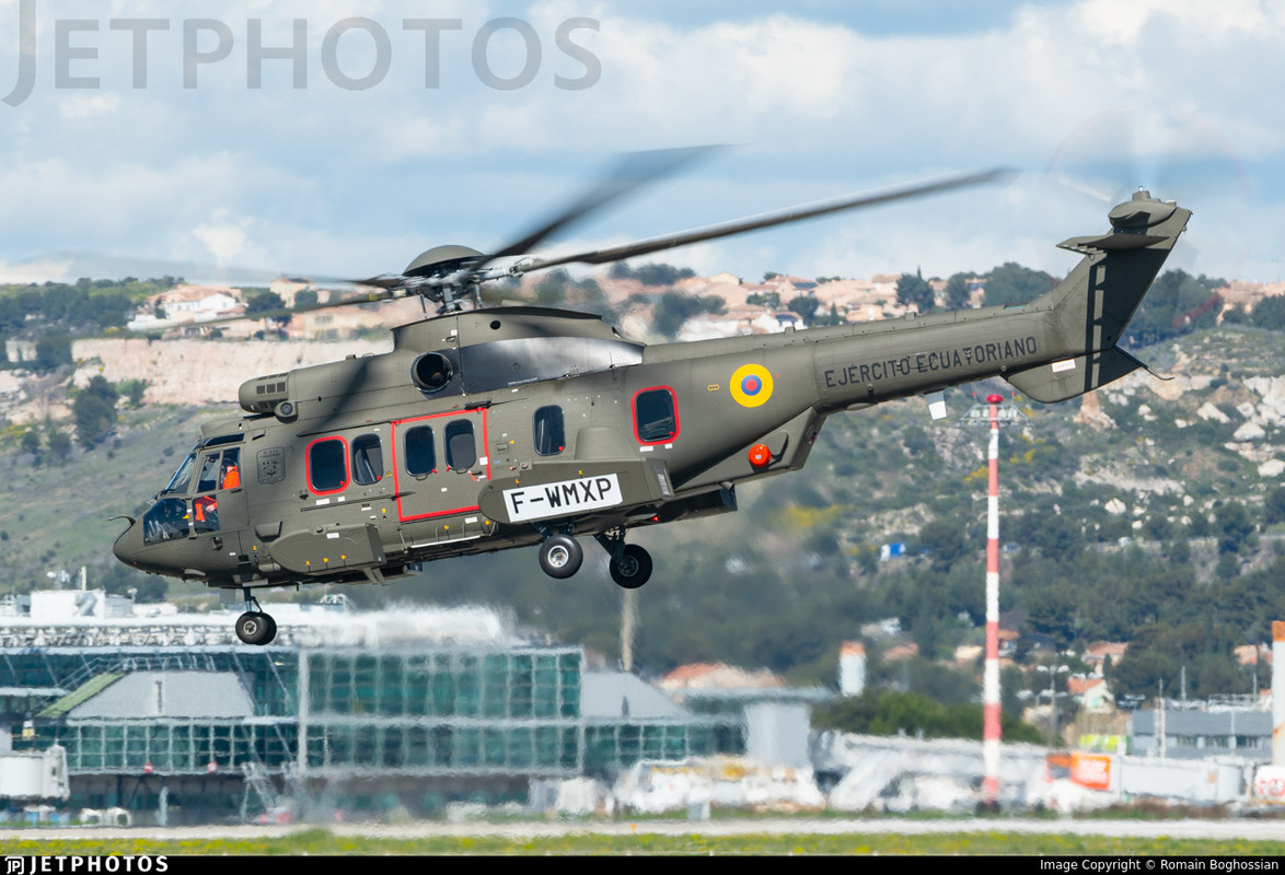 El primero de los cinco helicópteros Airbus Superpuma ecuatorianos inicia sus vuelos de prueba