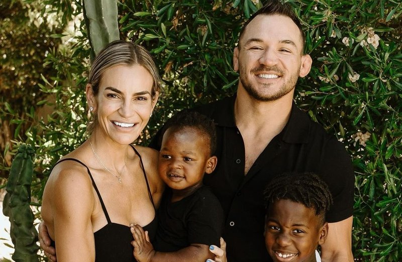 Майкъл Чандлър разкри защо е осиновил чернокожи деца