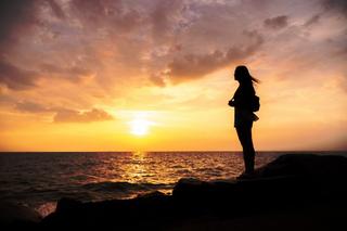 Thơ hoạ Nguyễn Thành Sáng & Tam Muội (1248) Silhouette-woman-standing-sunset-sky-horizon-7423-595